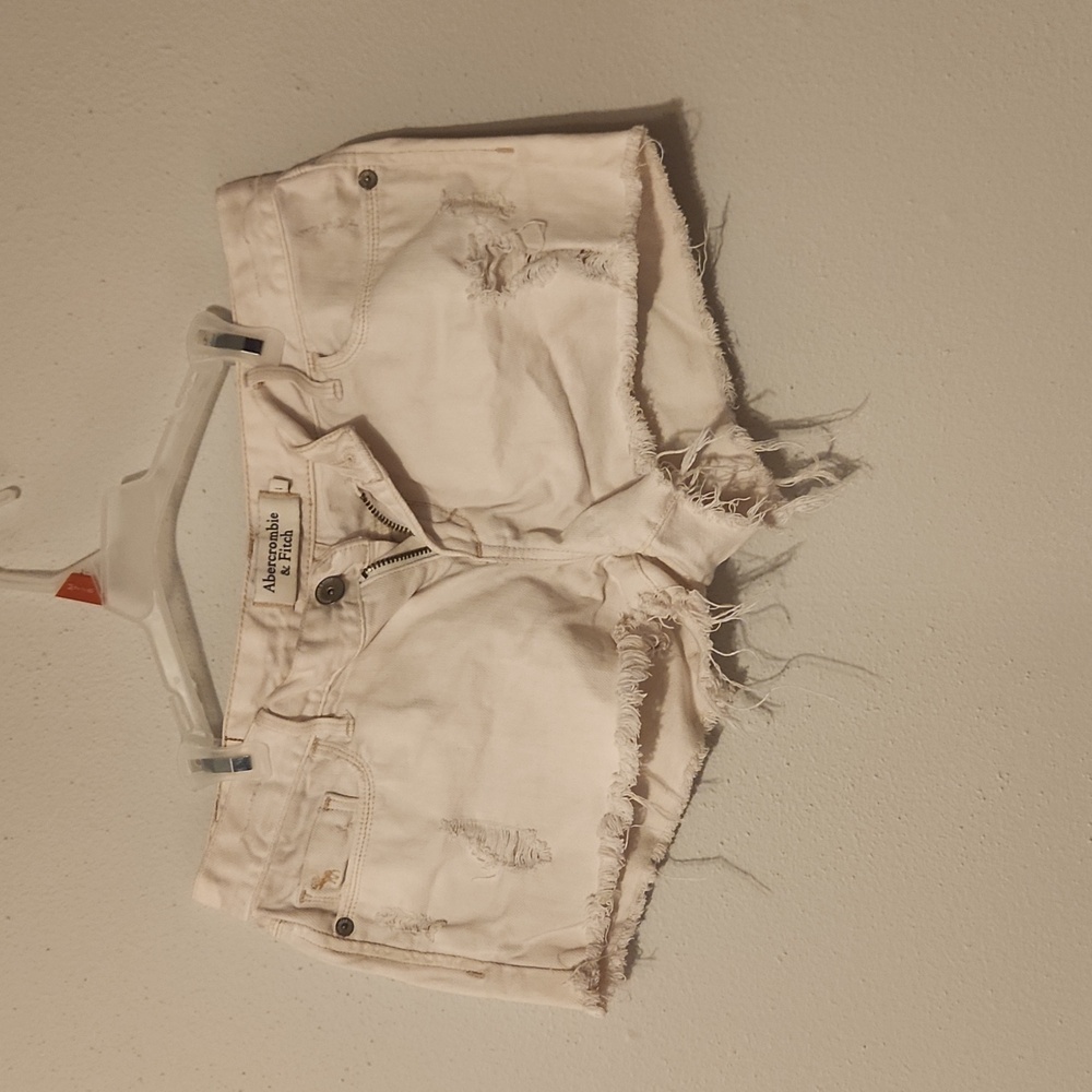 Women's White Abercrombie and Fitch Shorts size 4